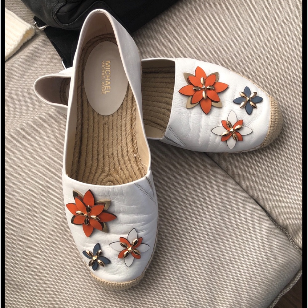 Micheal Kors Floral White Leather Shoes!